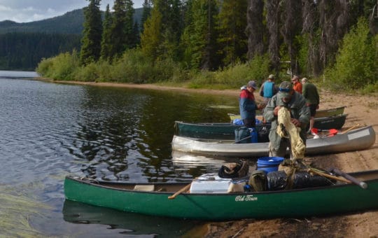 Das Nation Lakes Kanu- und Lodge Abenteuer im nördlichen British Columbia